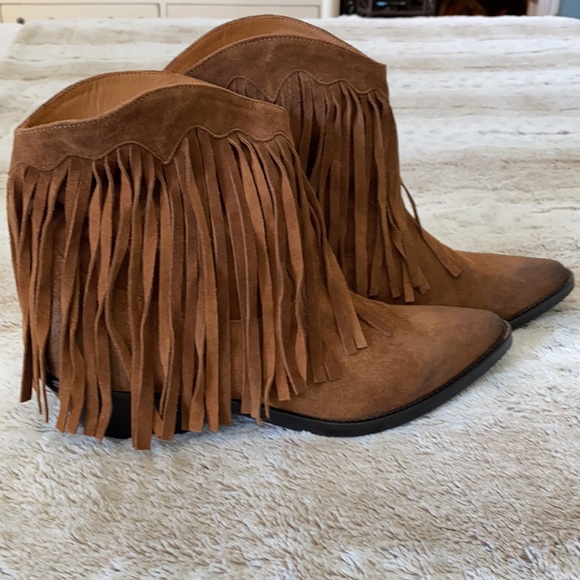 Sundance Fringe Boots. Gorgeous soft, supple Italian Suede Leather with orig box - Picture 2 of 12